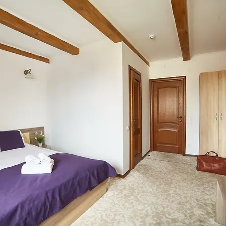 Coin Hotel-2